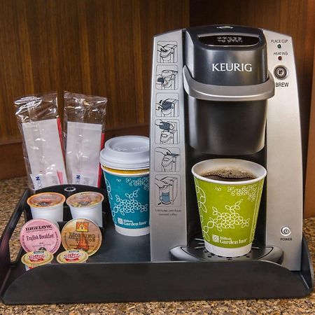 Hilton Garden Inn Риверхед Экстерьер фото