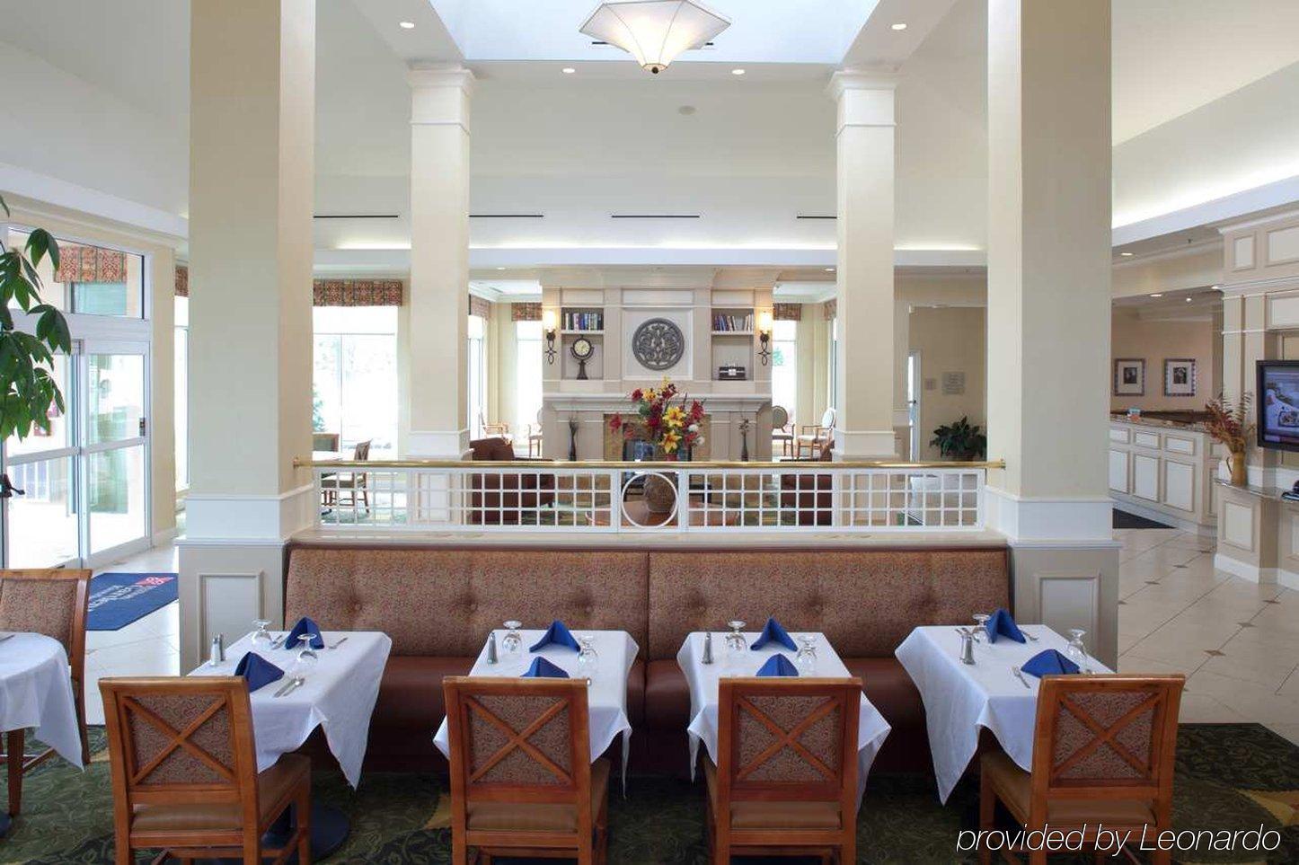 Hilton Garden Inn Риверхед Экстерьер фото
