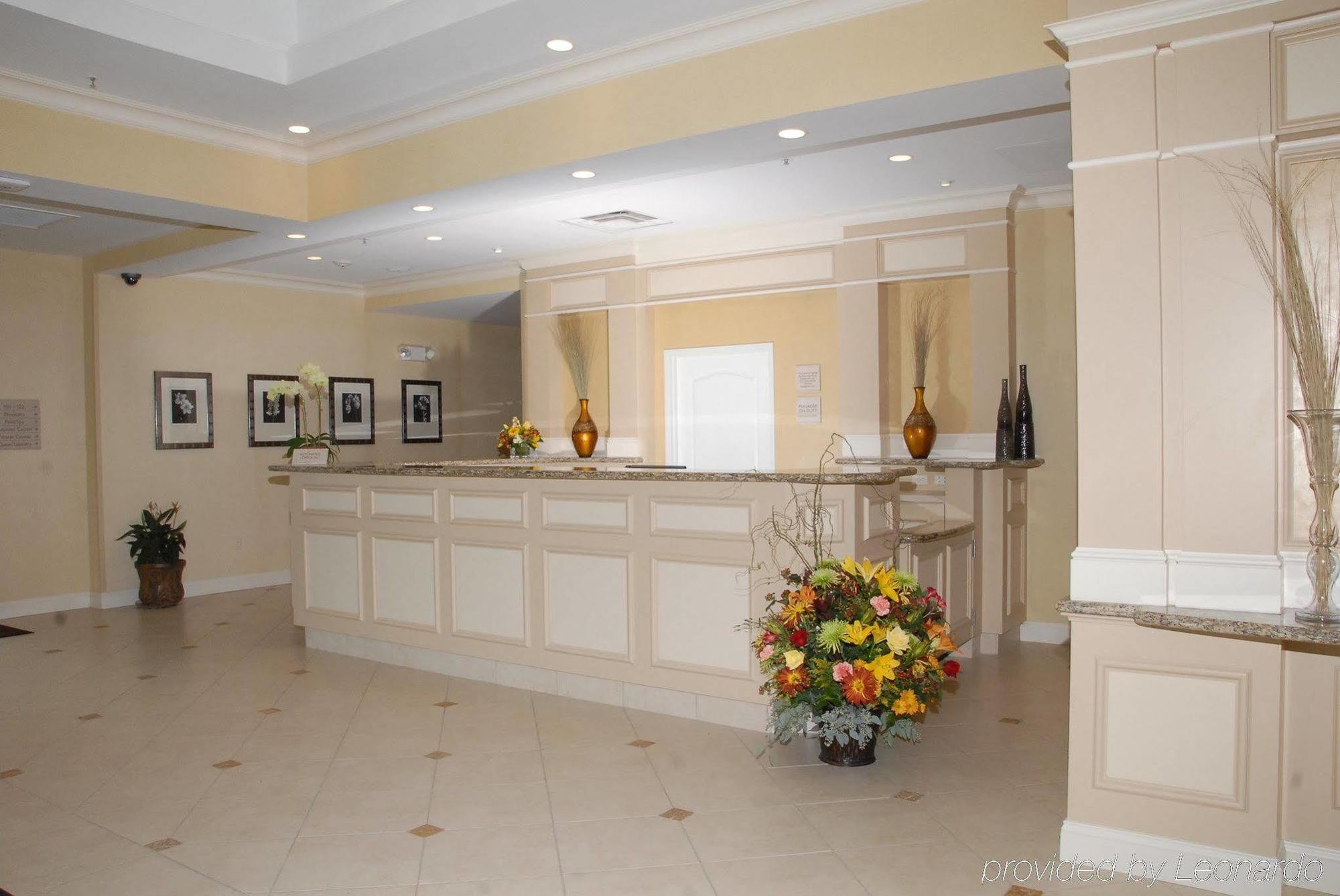 Hilton Garden Inn Риверхед Экстерьер фото